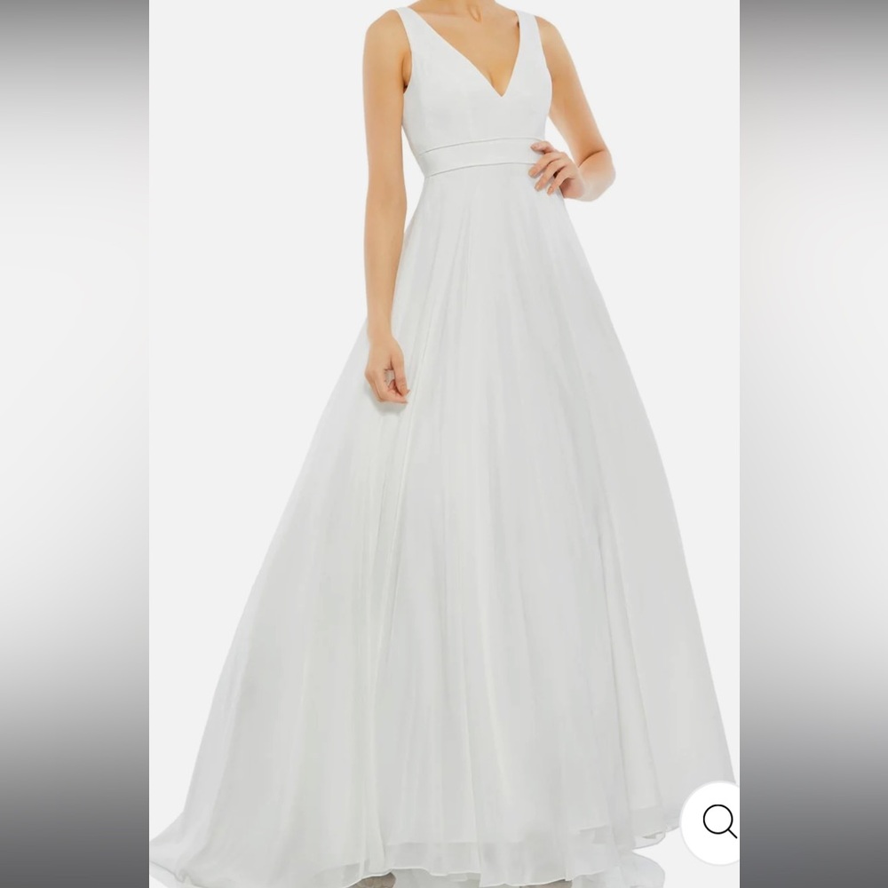 White Sleeveless V-Neck Chiffon Ballgown